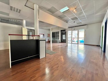 Fonds et murs commerciaux a vendre Le Tampon 97430 Réunion 120 m2  252000 euros