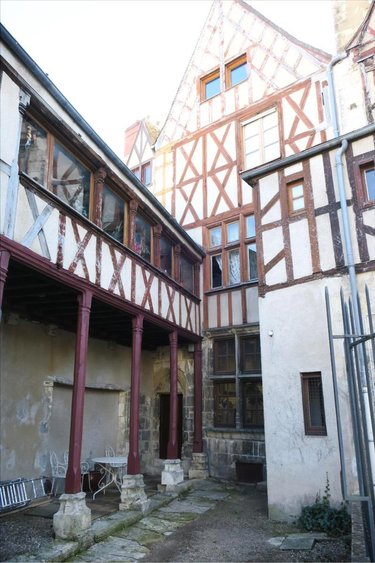 Fonds et murs commerciaux a vendre Bourges 18000 Cher 173 m2  235000 euros
