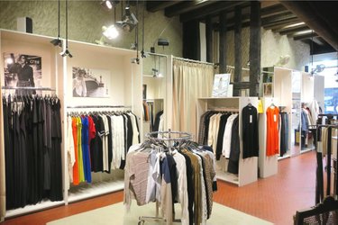 Fonds et murs commerciaux a vendre Bourges 18000 Cher 173 m2  235000 euros
