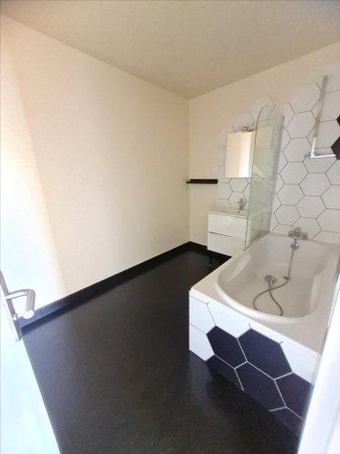 Location appartement Tours 37000 Indre-et-Loire 63 m2 2 pièces 700 euros
