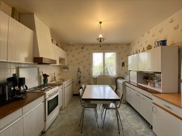 Maison a vendre Glénat 15150 Cantal 100 m2 5 pièces 106000 euros