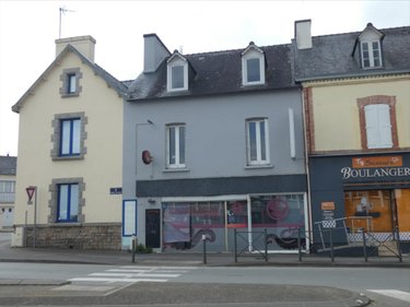 Immeuble a vendre Châteauneuf-du-Faou 29520 Finistère 136 m2  131150 euros