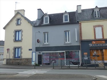 Immeuble a vendre Châteauneuf-du-Faou 29520 Finistère 136 m2  141450 euros