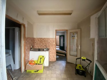 Garage et parking a vendre Dol-de-Bretagne 35120 Ille-et-Vilaine 115 m2  121120 euros