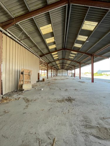 Fonds et murs commerciaux a vendre Saint-Jean-de-Liversay 17170 Charente-Maritime 4000 m2  3090000 euros
