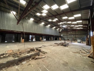 Fonds et murs commerciaux a vendre Saint-Jean-de-Liversay 17170 Charente-Maritime 4000 m2  3090000 euros