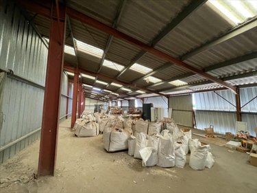 Fonds et murs commerciaux a vendre Saint-Jean-de-Liversay 17170 Charente-Maritime 4000 m2  3090000 euros