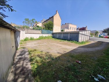 Garage et parking a vendre Bessé-sur-Braye 72310 Sarthe 136 m2  29400 euros
