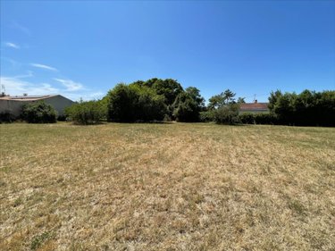 Terrain a batir a vendre Marans 17230 Charente-Maritime 1735 m2  141750 euros