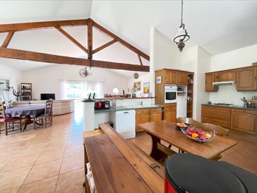 Maison a vendre La Jarrie 17220 Charente-Maritime 233 m2 6 pièces 576800 euros