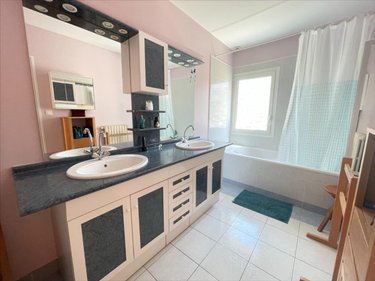 Maison a vendre La Jarrie 17220 Charente-Maritime 233 m2 6 pièces 576800 euros