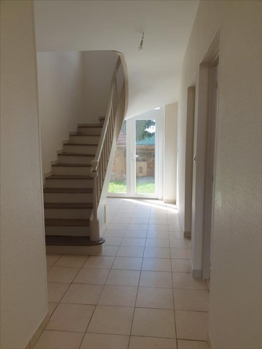 Location maison Chaltrait 51130 Marne 117 m2 5 pièces 850 euros