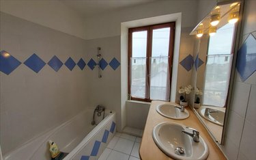 Maison a vendre Carhaix-Plouguer 29270 Finistère 103 m2 5 pièces 157500 euros
