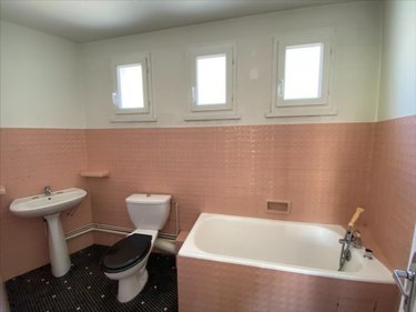 Immeuble a vendre Aurillac 15000 Cantal 118 m2  127200 euros