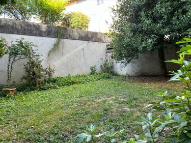 Immeuble a vendre Aurillac 15000 Cantal 374 m2  254400 euros