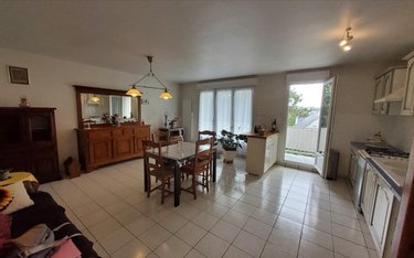 Appartement a vendre Carhaix-Plouguer 29270 Finistère 77 m2 4 pièces 131250 euros