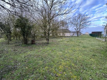 Terrain a batir a vendre Plaimpied-Givaudins 18340 Cher 1567 m2  40000 euros