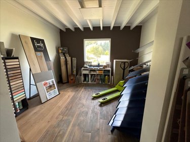 Fonds et murs commerciaux a vendre Huelgoat 29690 Finistère 90 m2  158250 euros