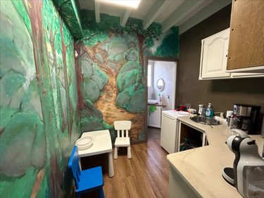 Fonds et murs commerciaux a vendre Huelgoat 29690 Finistère 90 m2  158250 euros