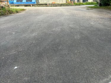 Fonds et murs commerciaux a vendre Huelgoat 29690 Finistère 90 m2  158250 euros