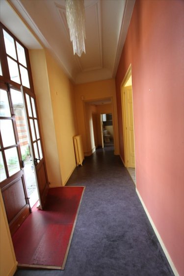 Location fonds et murs commerciaux Dole 39100 Jura 89 m2  950 euros