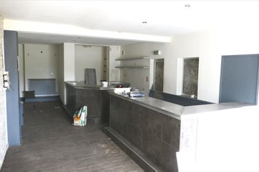 Fonds et murs commerciaux a vendre Bourges 18000 Cher 161 m2  116000 euros