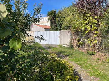 Terrain a batir a vendre Marans 17230 Charente-Maritime 824 m2  176800 euros