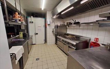 Fonds et murs commerciaux a vendre Carhaix-Plouguer 29270 Finistère 148 m2  336000 euros