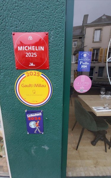 Fonds et murs commerciaux a vendre Carhaix-Plouguer 29270 Finistère 228 m2  420000 euros