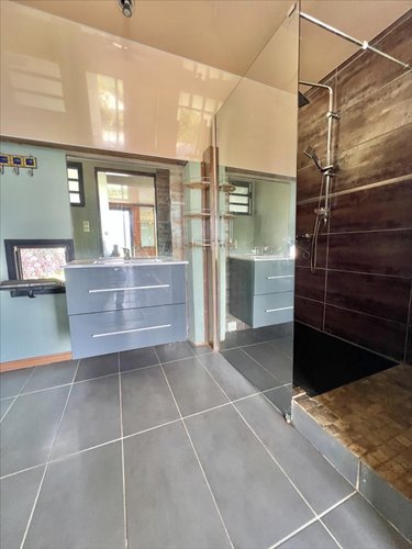 Immeuble a vendre Le Tampon 97430 Réunion 308 m2  436800 euros