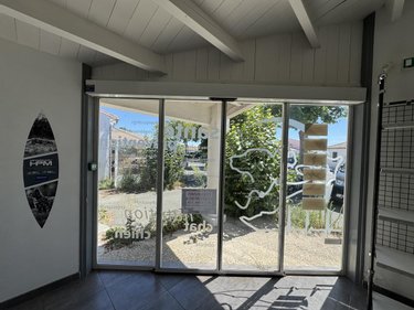 Fonds et murs commerciaux a vendre Saint-Martin-de-Ré 17410 Charente-Maritime 74 m2  269880 euros
