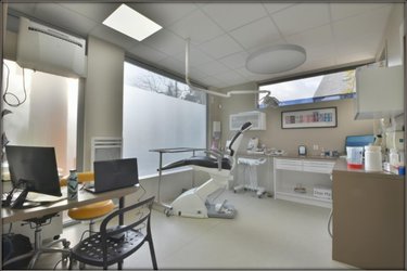 Fonds et murs commerciaux a vendre Le Rheu 35650 Ille-et-Vilaine 75 m2  218400 euros