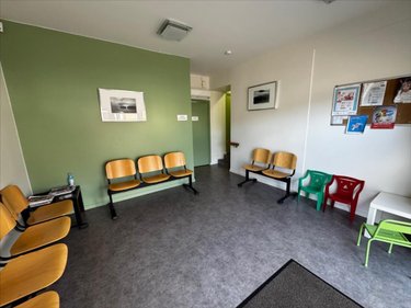 Location fonds et murs commerciaux Dole 39100 Jura 15 m2  395 euros