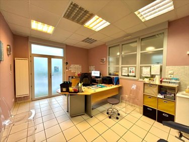 Fonds et murs commerciaux a vendre Saint-Sauveur-le-Vicomte 50390 Manche 102 m2  158160 euros