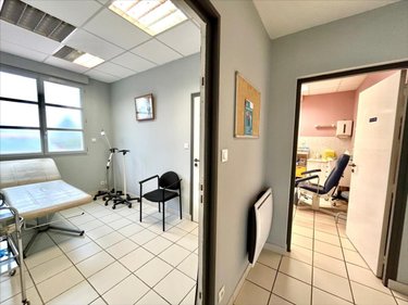 Fonds et murs commerciaux a vendre Saint-Sauveur-le-Vicomte 50390 Manche 102 m2  158160 euros