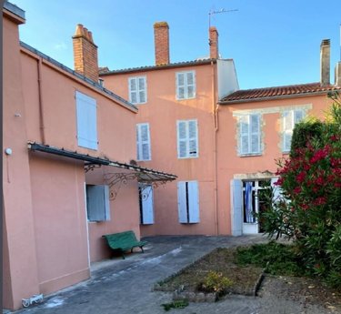 Maison a vendre Marans 17230 Charente-Maritime 347 m2 13 pièces 364000 euros