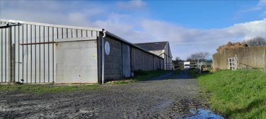 Fonds et murs commerciaux a vendre Saint-Servais 29400 Finistère 1 m2  179350 euros