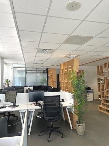 Location fonds et murs commerciaux Bezannes 51430 Marne 112 m2  2230 euros