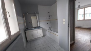 Location maison Dol-de-Bretagne 35120 Ille-et-Vilaine 77 m2 4 pièces 895 euros