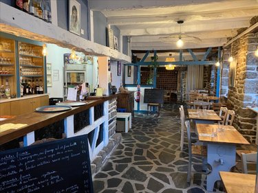 Fonds et murs commerciaux a vendre Huelgoat 29690 Finistère 130 m2  90100 euros