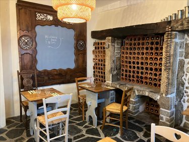 Fonds et murs commerciaux a vendre Huelgoat 29690 Finistère 130 m2  90100 euros