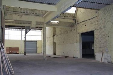Location fonds et murs commerciaux Cambrai 59400 Nord 748 m2  1750 euros