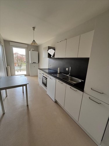 Location appartement Montrevel-en-Bresse 01340 Ain 70 m2 3 pièces 745 euros