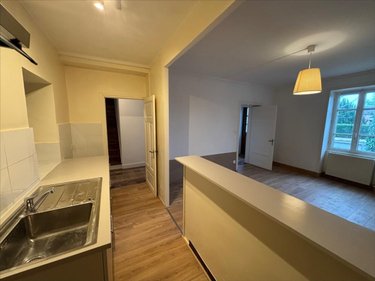 Location maison Montrevel-en-Bresse 01340 Ain 123 m2 4 pièces 1325 euros