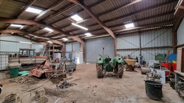 Garage et parking a vendre Callac 22160 Côtes-d'Armor 350 m2  105000 euros