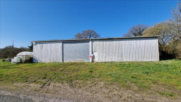 Garage et parking a vendre Callac 22160 Côtes-d'Armor 350 m2  105000 euros