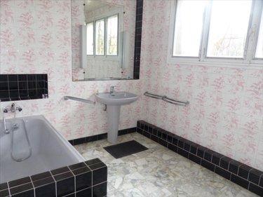 Maison a vendre Créances 50710 Manche 171 m2 7 pièces 111000 euros