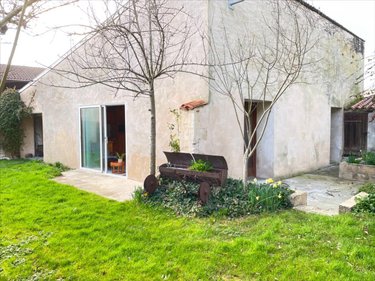 Maison a vendre Salles-sur-Mer 17220 Charente-Maritime 218 m2 8 pièces 410800 euros
