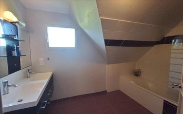 Maison a vendre Carhaix-Plouguer 29270 Finistère 119 m2 7 pièces 204750 euros