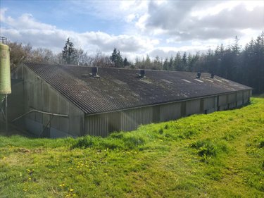 Bien agricole a vendre Poullaouen 29246 Finistère  157500 euros